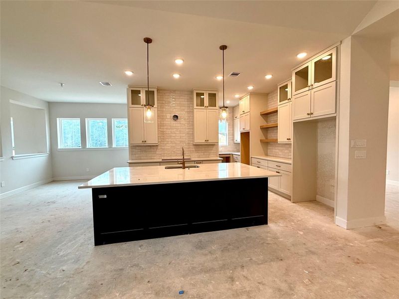 Georgeous Kitchen with cabinets that soar to the ceiling! Accent color at island. Georgeous Kitchen with cabinets that soar to the ceiling! Accent color at island.