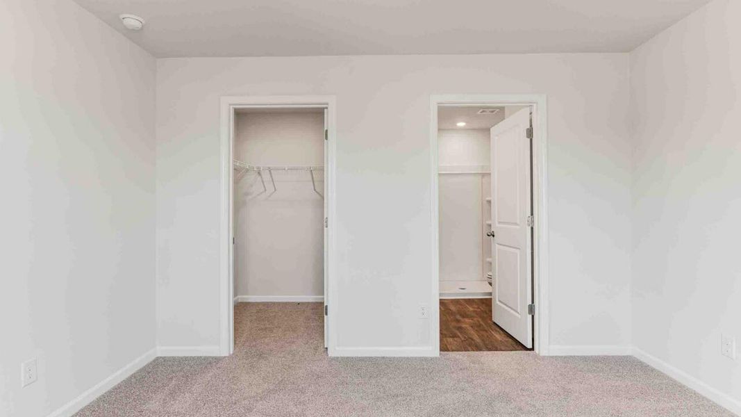 Representative unfurnished interior of a home built from the Devon by D.R. Horton in Eagle Creek, Bolivia (Image 14).