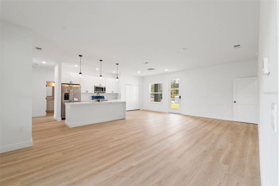 Spacious, unfurnished interior of a new home in , Ocala (Image 15).