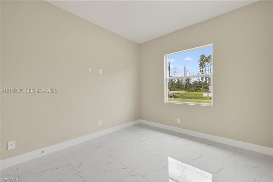Spacious, unfurnished interior of a new home in , Lehigh Acres (Image 9).