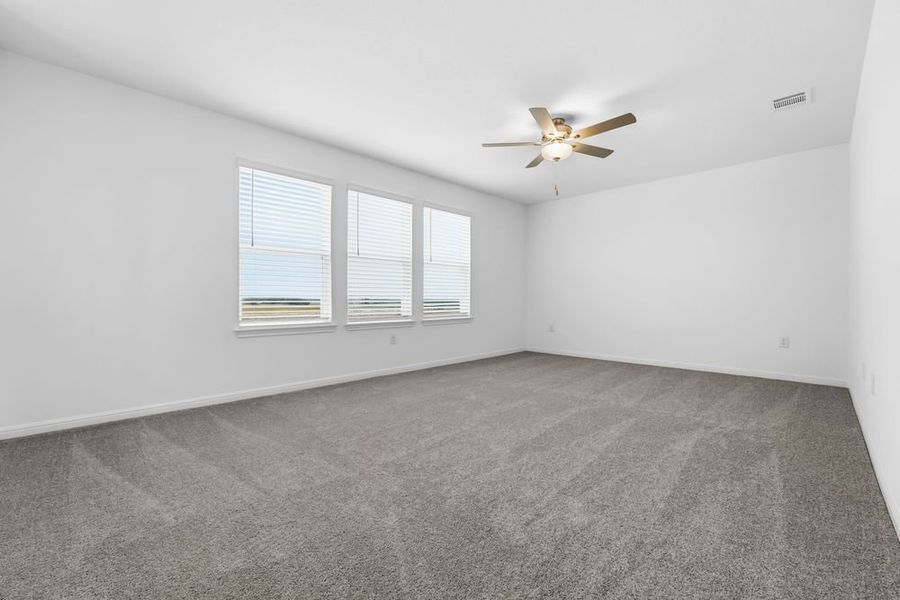 Spacious, unfurnished interior of a new home in Longview 40s, Del Valle (Image 9).