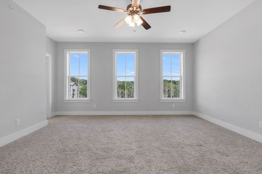 Spacious, unfurnished interior of a new home in Echo Park, Suwanee (Image 29).