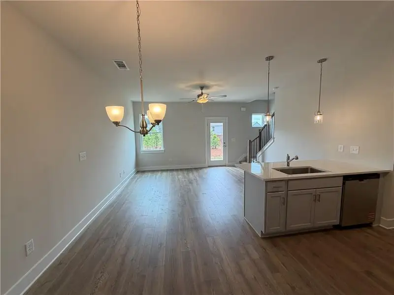 Spacious, unfurnished interior of a new home in , Cartersville (Image 4).