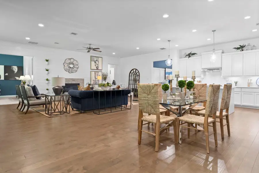 Staged Representation Staged Representation