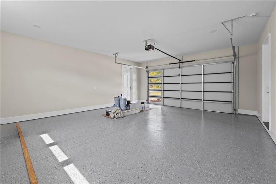 Spacious, unfurnished interior of a new home in , Athens (Image 47).