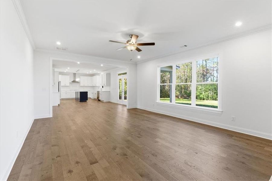 Spacious, unfurnished interior of a new home in The Estates at Hurricane Pointe, Douglasville (Image 33).