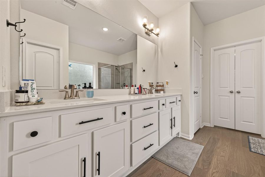 Furnished interior view inside a new home in , Willis (Image 36).