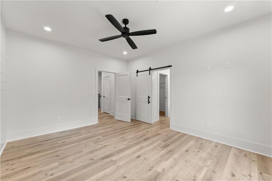 Spacious, unfurnished interior of a new home in , Gainesville (Image 27).