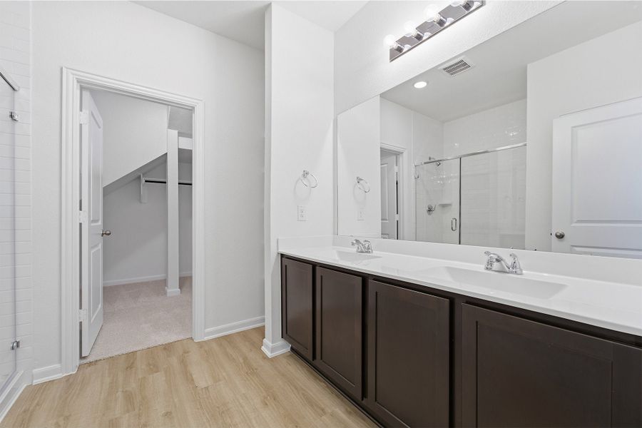 Furnished interior view inside a new home in La Terra, Celina (Image 10).