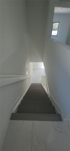 Spacious, unfurnished interior of a new home in , Miami (Image 7).