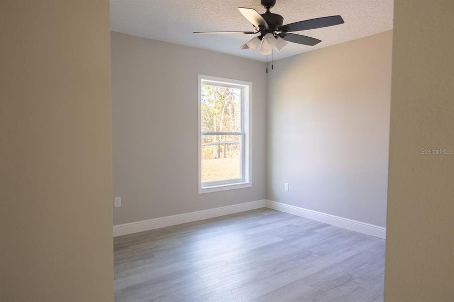 Spacious, unfurnished interior of a new home in , Citrus Springs (Image 27).
