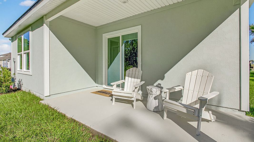 Representative exterior details of a home built from the ALLEX by D.R. Horton in Copes Landing, Jacksonville (Image 4).