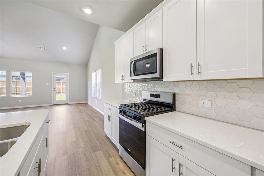 Photo is not of the actual home, but is an inspirational photo of builder’s model home and may depict options, furnishings, and/or decorator features that are not included. Photo is not of the actual home, but is an inspirational photo of builder’s model home and may depict options, furnishings, and/or decorator features that are not included.