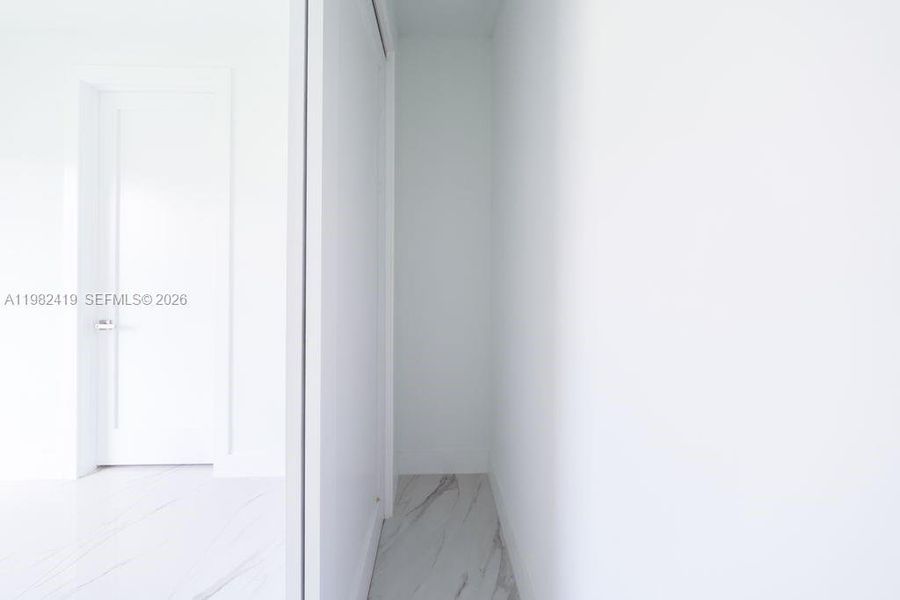 Spacious, unfurnished interior of a new home in , Miami (Image 36).
