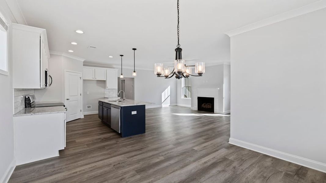 Spacious, unfurnished interior of a new home in Sunset Summits, Spartanburg (Image 20).