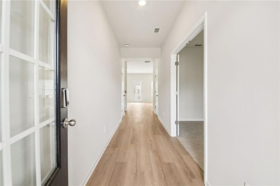 Spacious, unfurnished interior of a new home in Creekside at Oxford Park, Fairburn (Image 25). Spacious, unfurnished interior of a new home in Creekside at Oxford Park, Fairburn (Image 25).