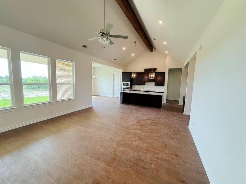 Spacious, unfurnished interior of a new home in Calhoun Acres, Azle (Image 14).