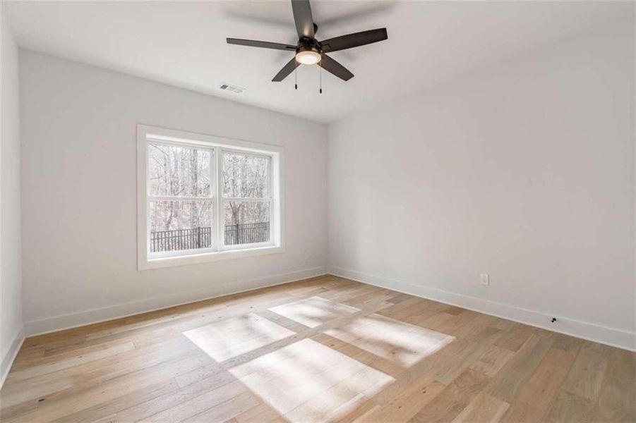 Spacious, unfurnished interior of a new home in , Gainesville (Image 33).