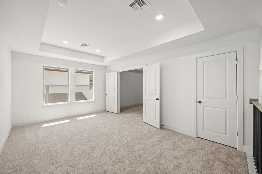 Spacious, unfurnished interior of a new home in Provence, Austin (Image 28).