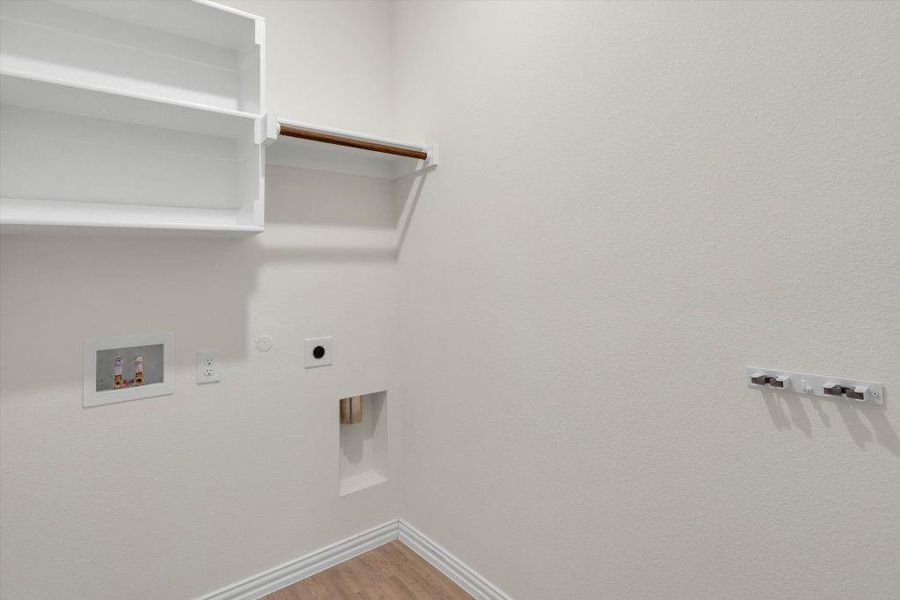 Spacious, unfurnished interior of a new home in , Anna (Image 36).