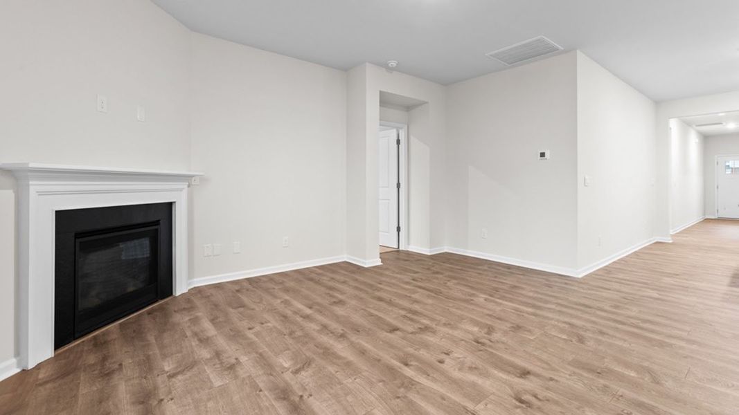 Spacious, unfurnished interior of a new home in Forest Creek, Winston-Salem (Image 18).