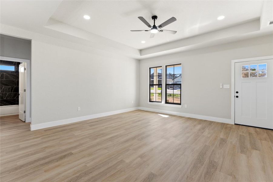 Spacious, unfurnished interior of a new home in , Johnson City (Image 14).
