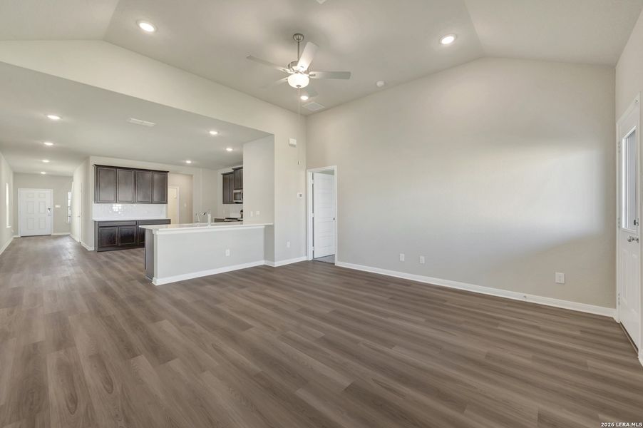 Spacious, unfurnished interior of a new home in Park Place, New Braunfels (Image 45).