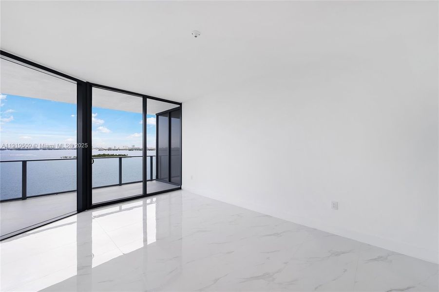 Spacious, unfurnished interior of a new home in , Miami (Image 21).