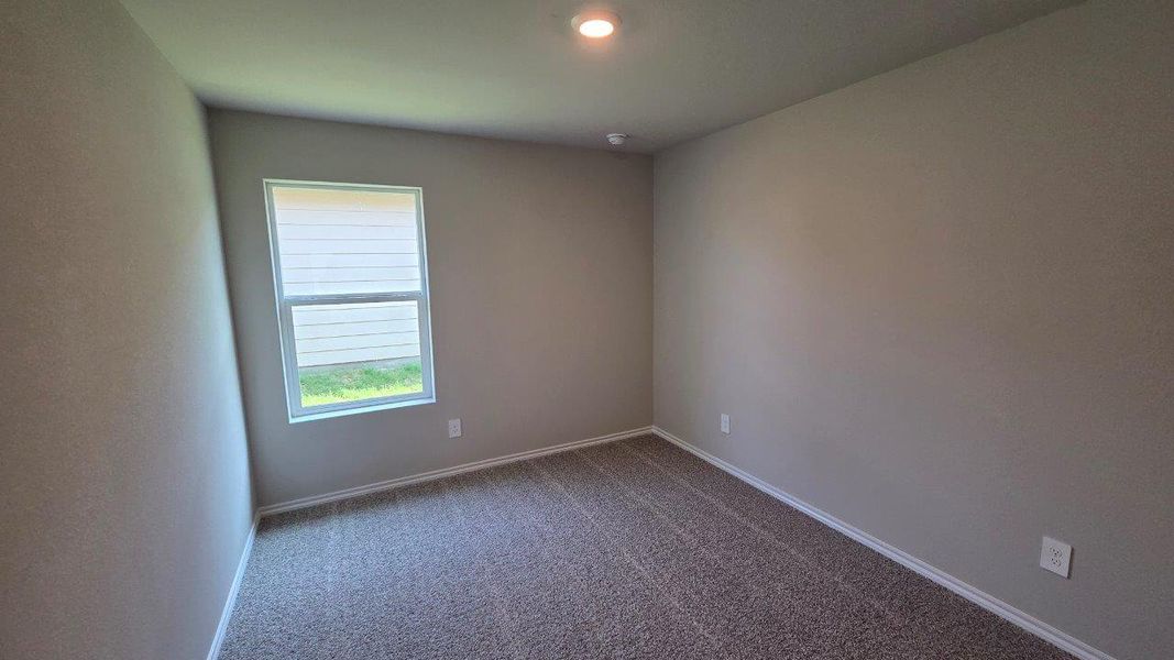 Spacious, unfurnished interior of a new home in Lonestar at Liberty Trails, Fort Worth (Image 14).