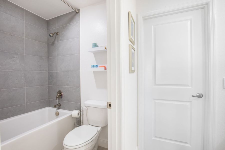 Furnished interior view inside a new home in Orchid Cove, Bokeelia (Image 16).