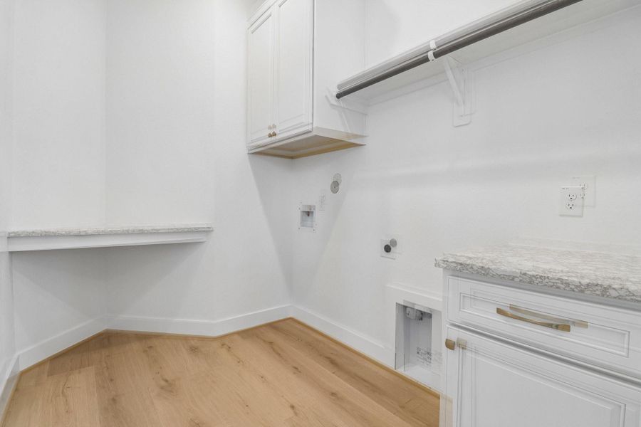 Spacious, unfurnished interior of a new home in The Highlands, Porter (Image 32). Spacious, unfurnished interior of a new home in The Highlands, Porter (Image 32).