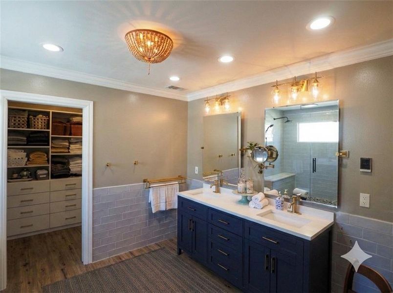 Furnished interior view inside a new home in , Brookhaven (Image 61).