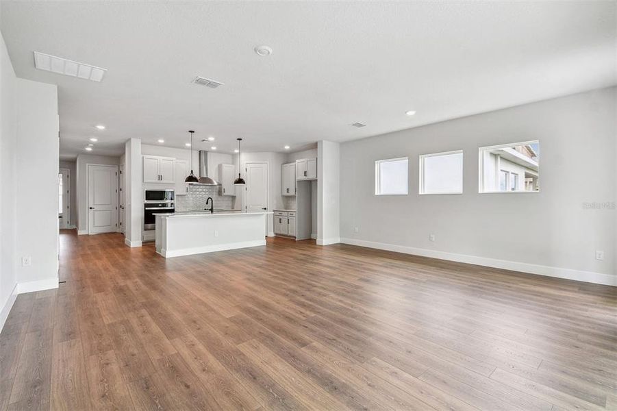 Spacious, unfurnished interior of a new home in North River Ranch – Garden Series, Parrish (Image 30).