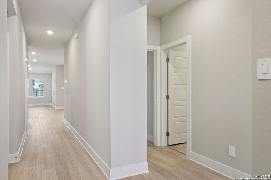 Spacious, unfurnished interior of a new home in Scenic Crest - Premier Series, Boerne (Image 19).