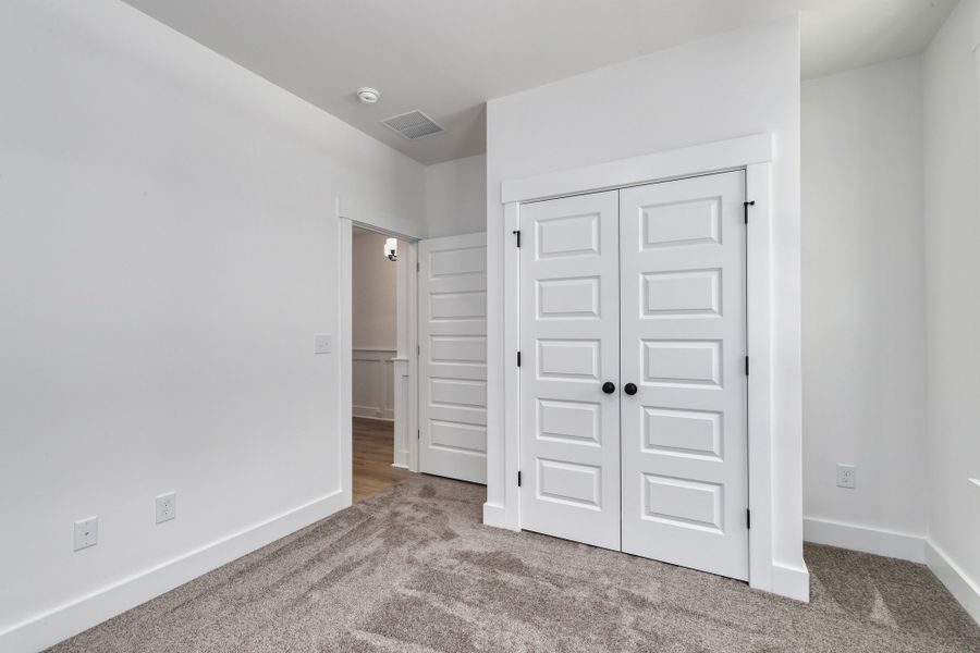 Spacious, unfurnished interior of a new home in Arcadia, Myrtle Beach (Image 22).