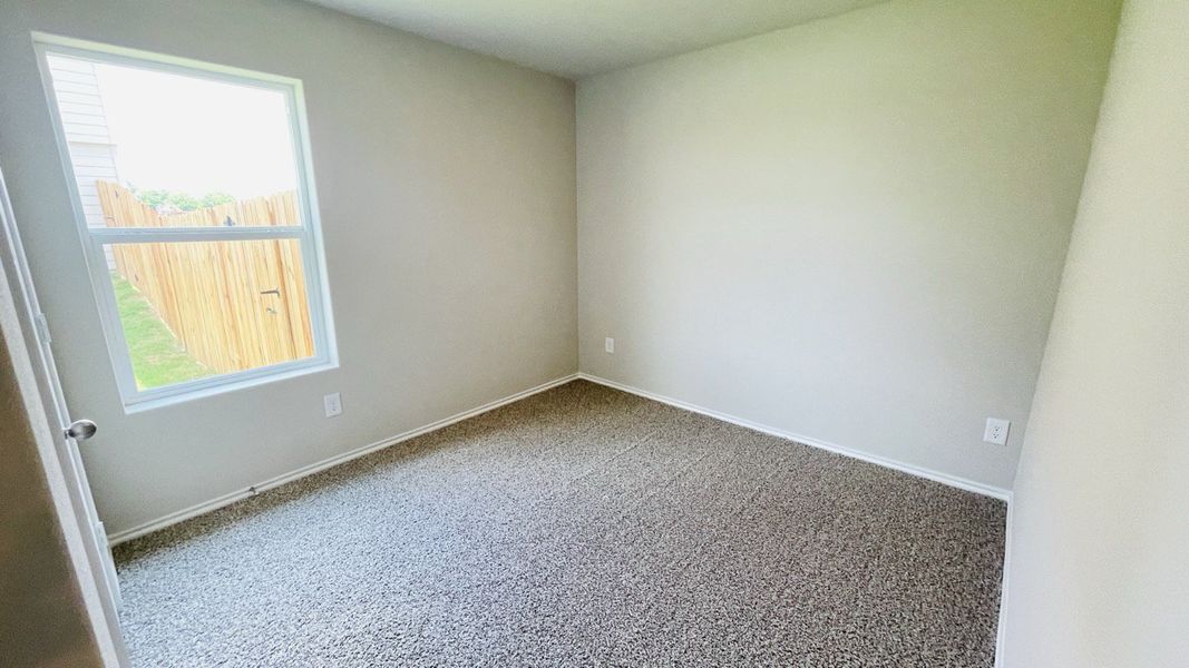 Spacious, unfurnished interior of a new home in Sunnycreek, Fort Worth (Image 14).