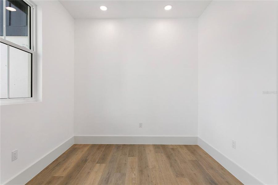 Spacious, unfurnished interior of a new home in , St. Petersburg (Image 49). Spacious, unfurnished interior of a new home in , St. Petersburg (Image 49).