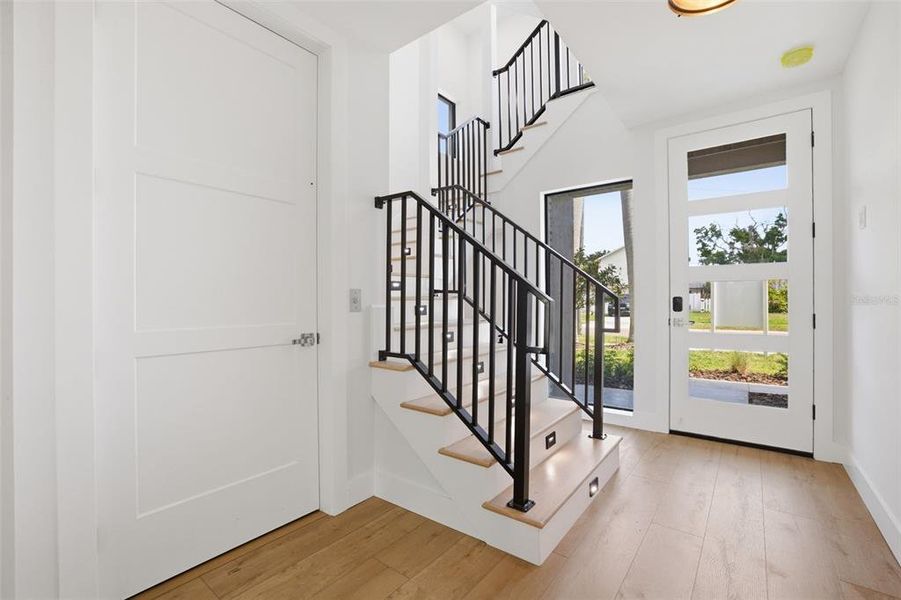 Spacious, unfurnished interior of a new home in , St. Petersburg (Image 34).