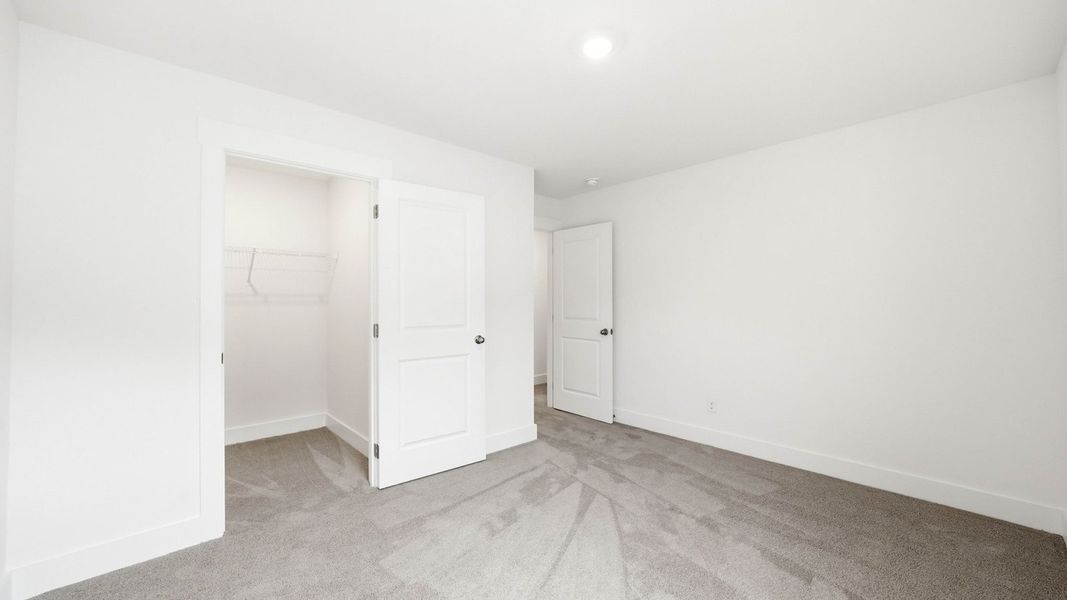Spacious, unfurnished interior of a new home in Fieldcrest Acres, Blountville (Image 17).
