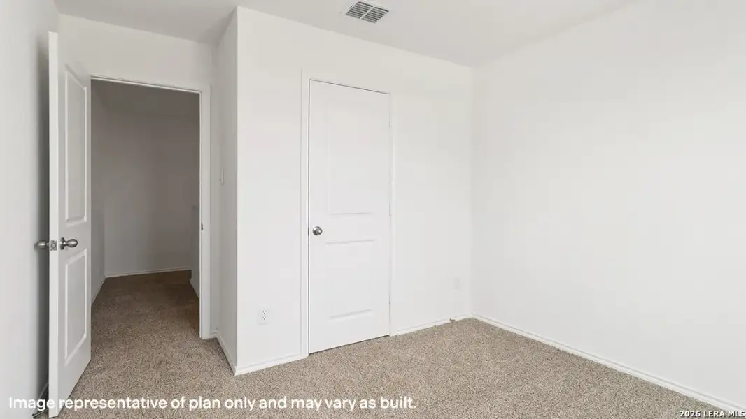 Spacious, unfurnished interior of a new home in Avenida, Converse (Image 22).
