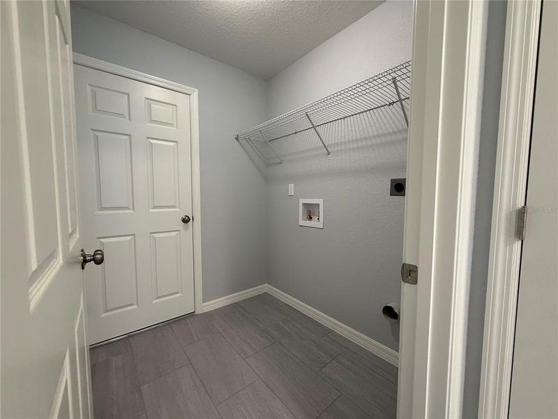 Spacious, unfurnished interior of a new home in , Dunnellon (Image 21).