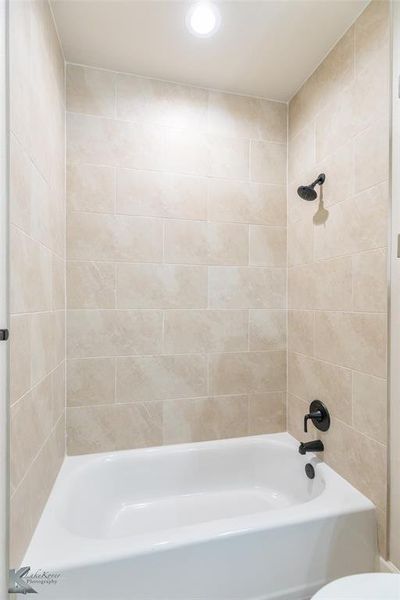 Image 27 of a home in .