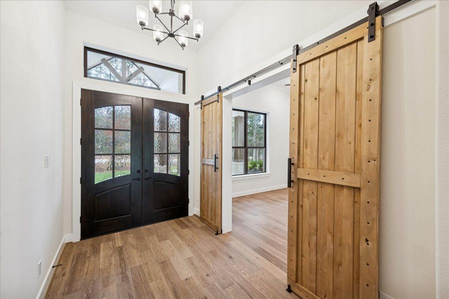 Spacious, unfurnished interior of a new home in , Huntsville (Image 18).