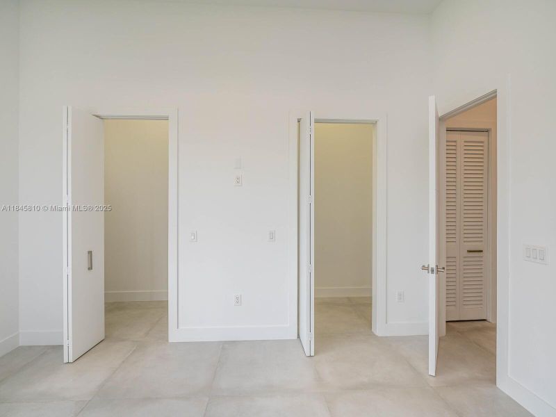 Spacious, unfurnished interior of a new home in , Miami (Image 52).