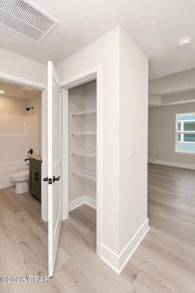 Spacious, unfurnished interior of a new home in Fox Glenn, Panama City (Image 23).