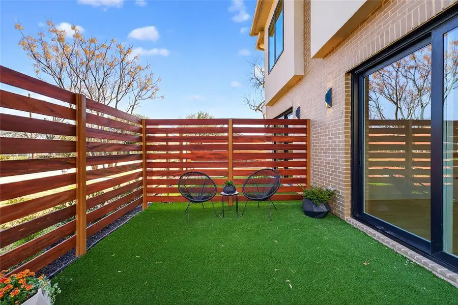 Exterior details and patio area of a home in , Dallas (Image 4).