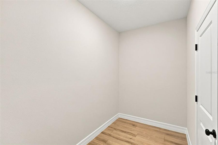Spacious, unfurnished interior of a new home in , Eustis (Image 18).