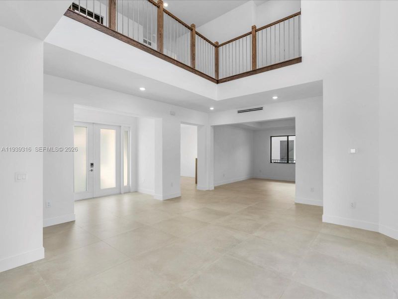 Spacious, unfurnished interior of a new home in , Miami (Image 65).