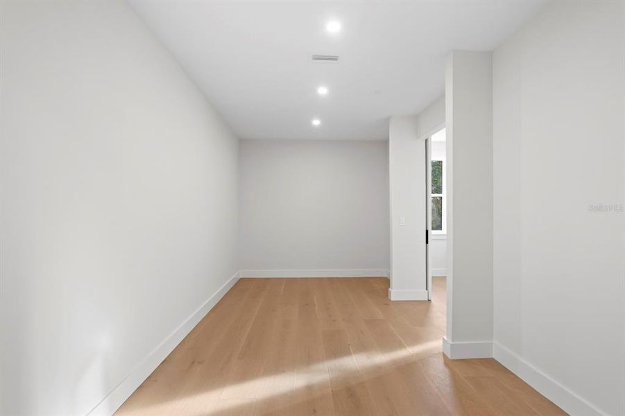 Spacious, unfurnished interior of a new home in , Tampa (Image 69). Spacious, unfurnished interior of a new home in , Tampa (Image 69).