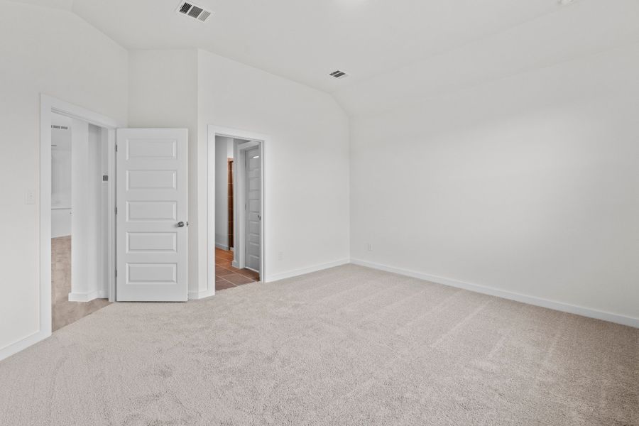 Spacious, unfurnished interior of a new home in Prairie Winds, Hutto (Image 27).